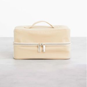 BEIS THE HANGING COSMETIC CASE